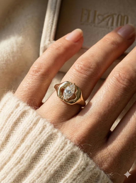 The Abstract No.6 - Soulgaze White Diamond Ring