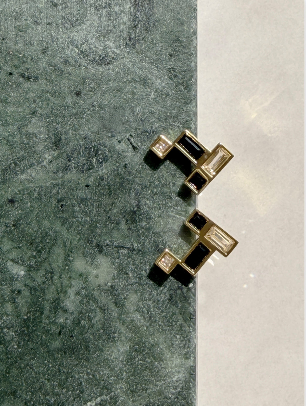 Gentle Mind No.3 — Black Onyx 18k Gold-plated Earring (Pair)