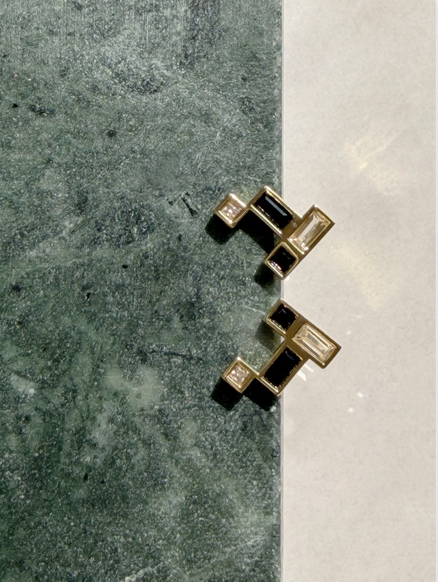 Gentle Mind No.3 — Black Onyx 18k Gold-plated Earring (Pair)